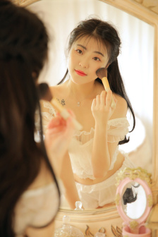 喜爱夜蒲2大尺度吃乳